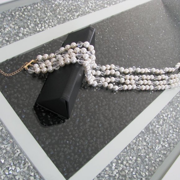 NWOT - 4 STRAND FAUX PEARL NECKLACE - Picture 7 of 9